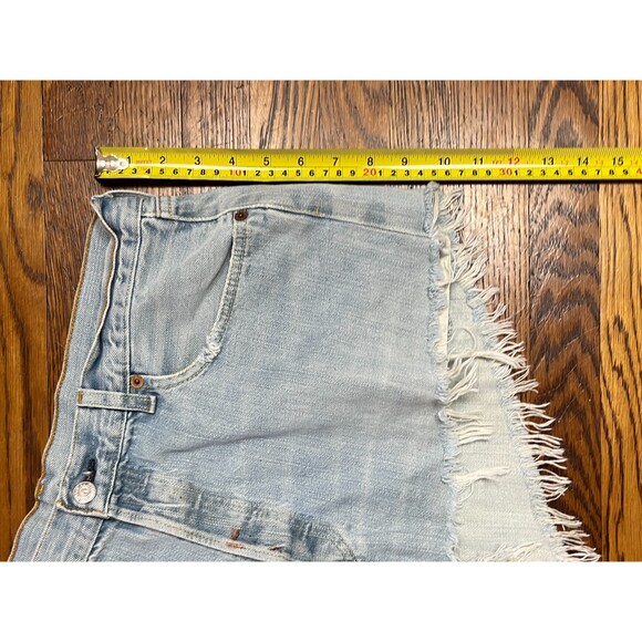 Vintage Levis 501 Blue Denim Cut Off Raw Hem Summer Shorts Women's Size 33 - Picture 7 of 10